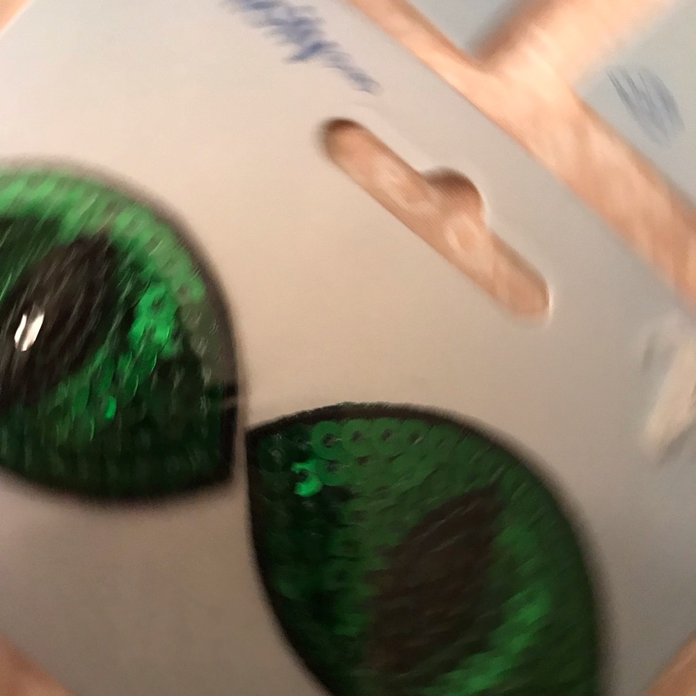 Simplicity Green Sequin Reptile Eye Accents superhero 5 iron on patch appliqué
